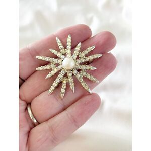 Aurora Borealis Rhinestone Starburst Brooch with faux pearl center